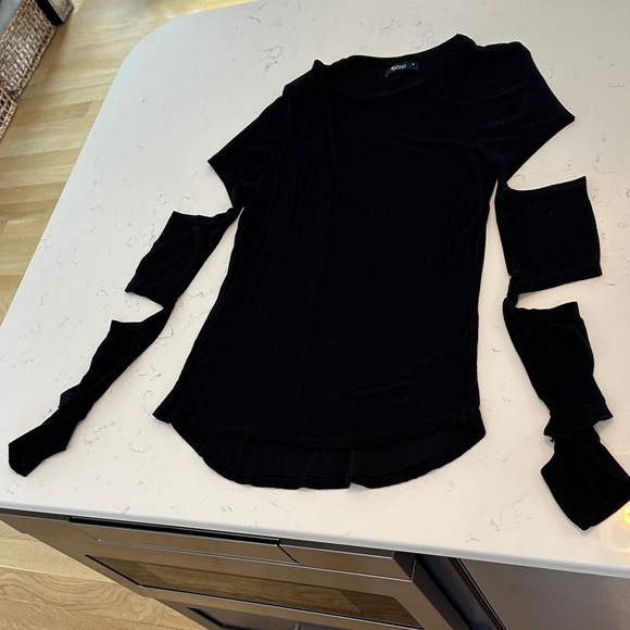 Michael Lauren Black Short Sleeve Top with Cut-Outs - Picture 3 of 3